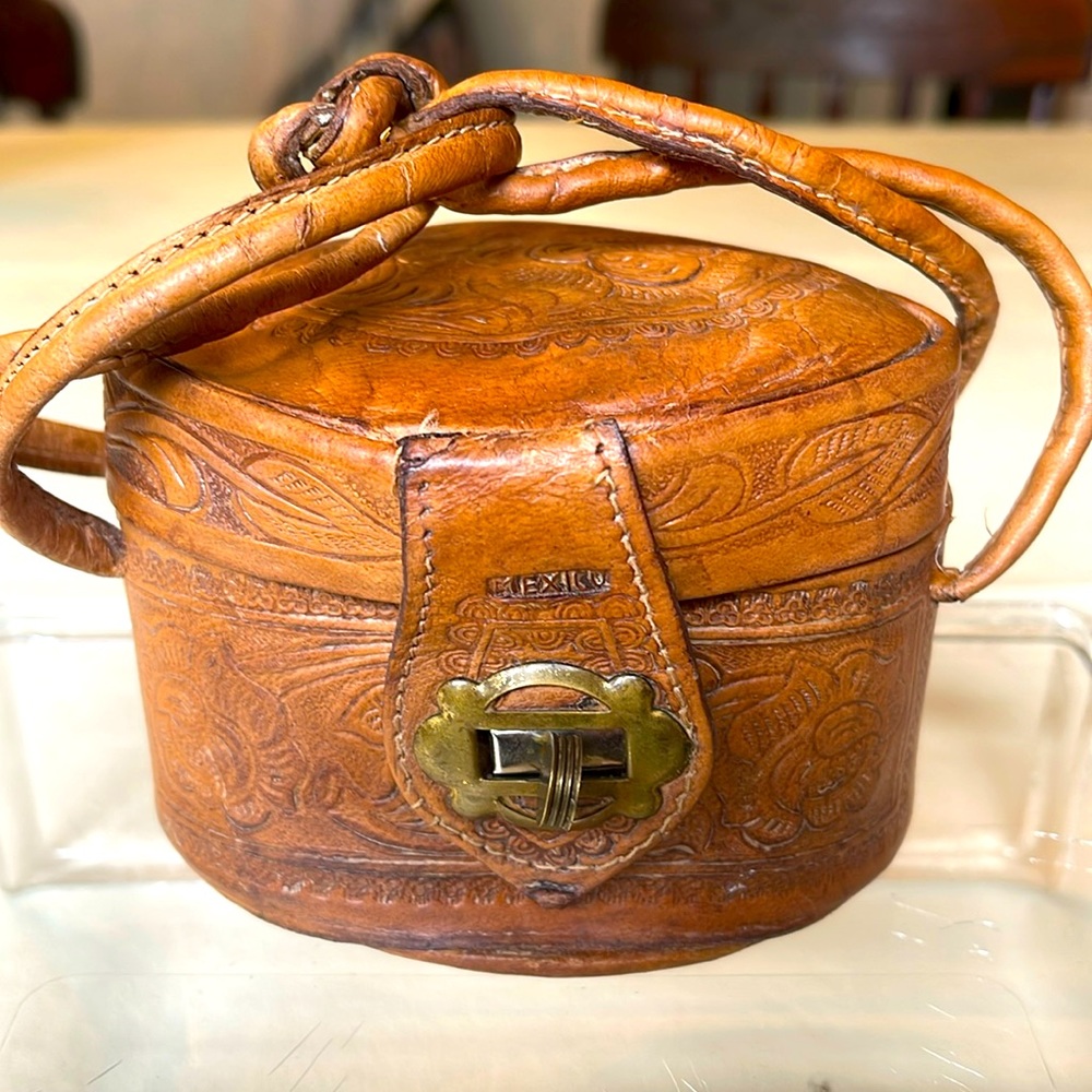 #50 ‘s Tooled box leather bag